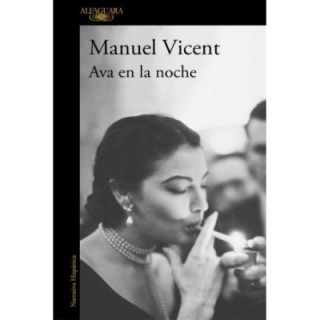 Ava en la noche